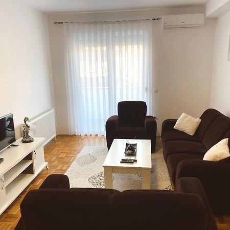 Apartment Troi Приштина Екстер'єр фото