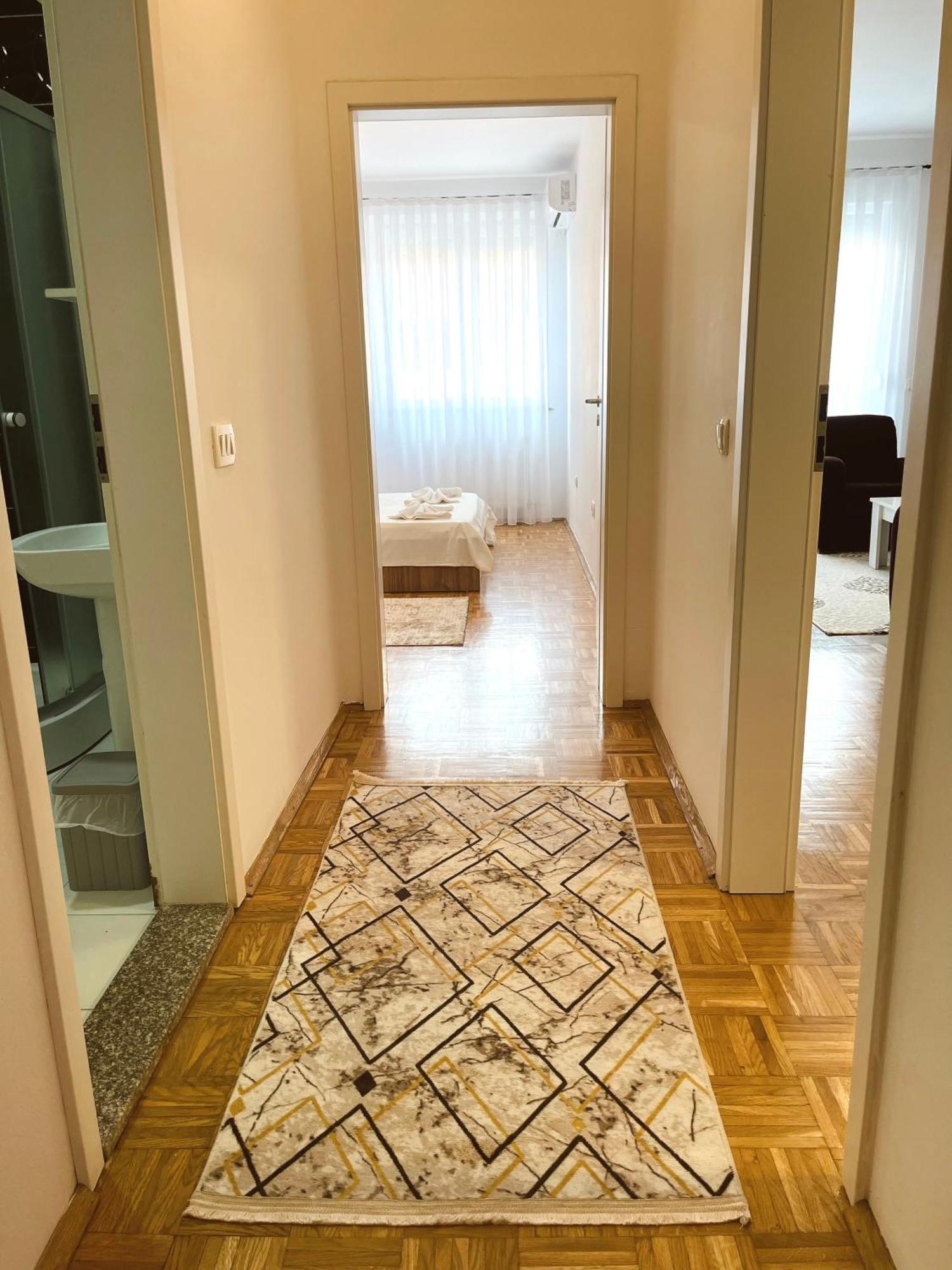 Apartment Troi Приштина Екстер'єр фото